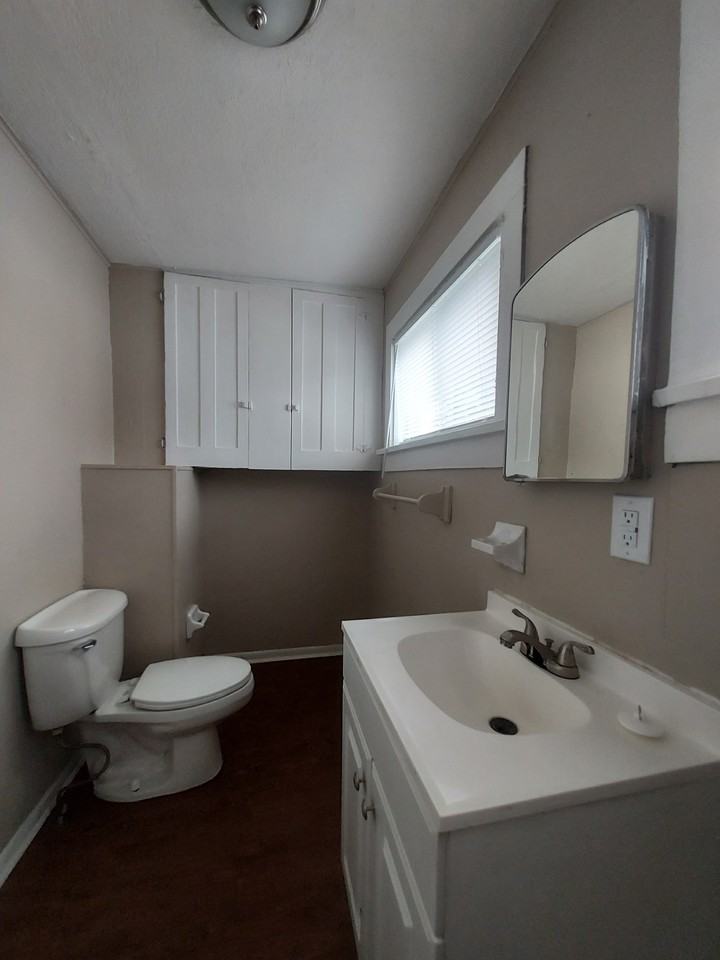 92 Penney Ave - Photo 3 of 8