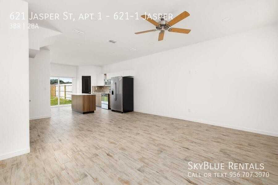 621 Jasper St - Photo 5 of 15