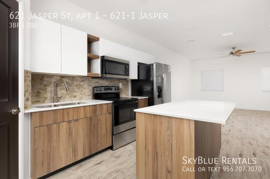 621 Jasper St - Photo 6 of 15