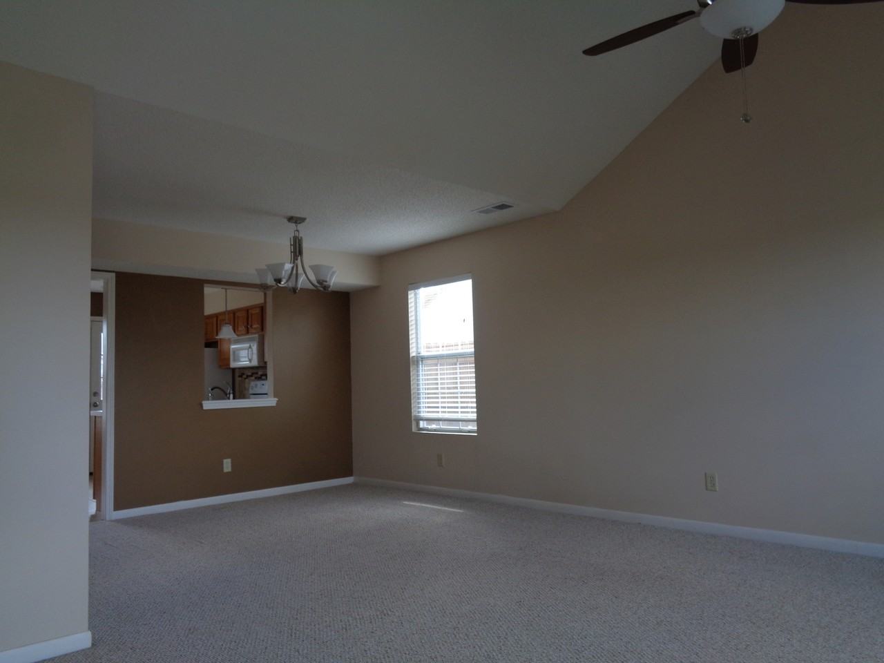 803 Walters Dr - Photo 2 of 7