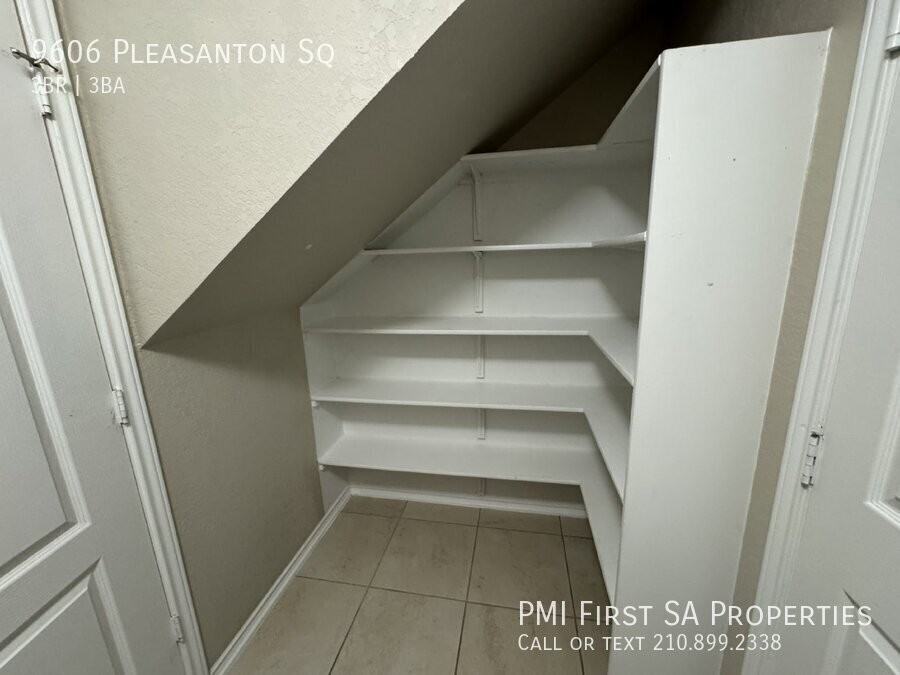 9606 Pleasanton Sq - Photo 6 of 16