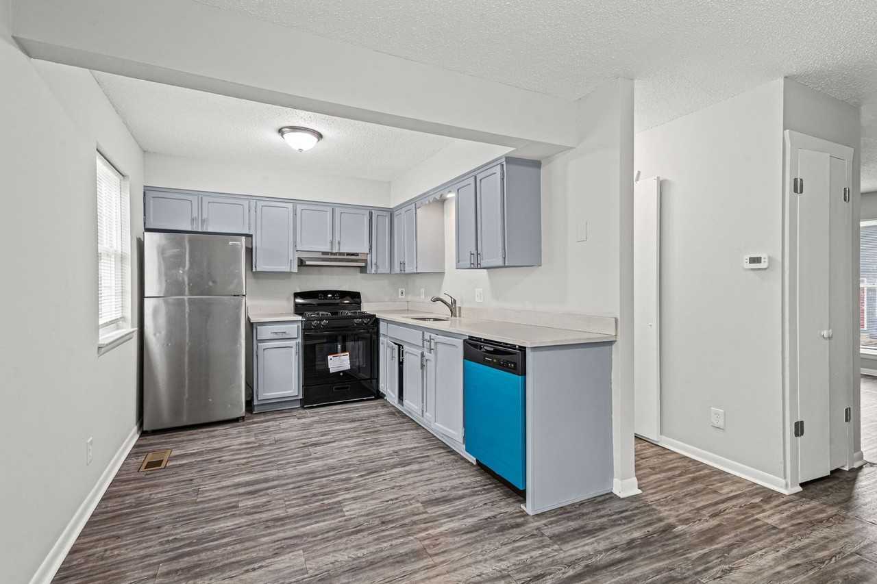 2442 N 38th St - Photo 2 of 24