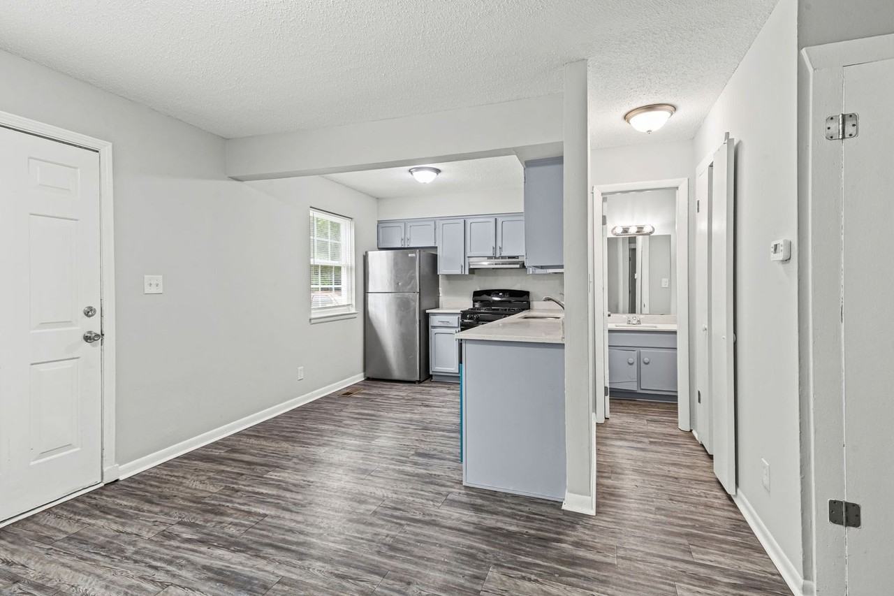 2442 N 38th St - Photo 5 of 24