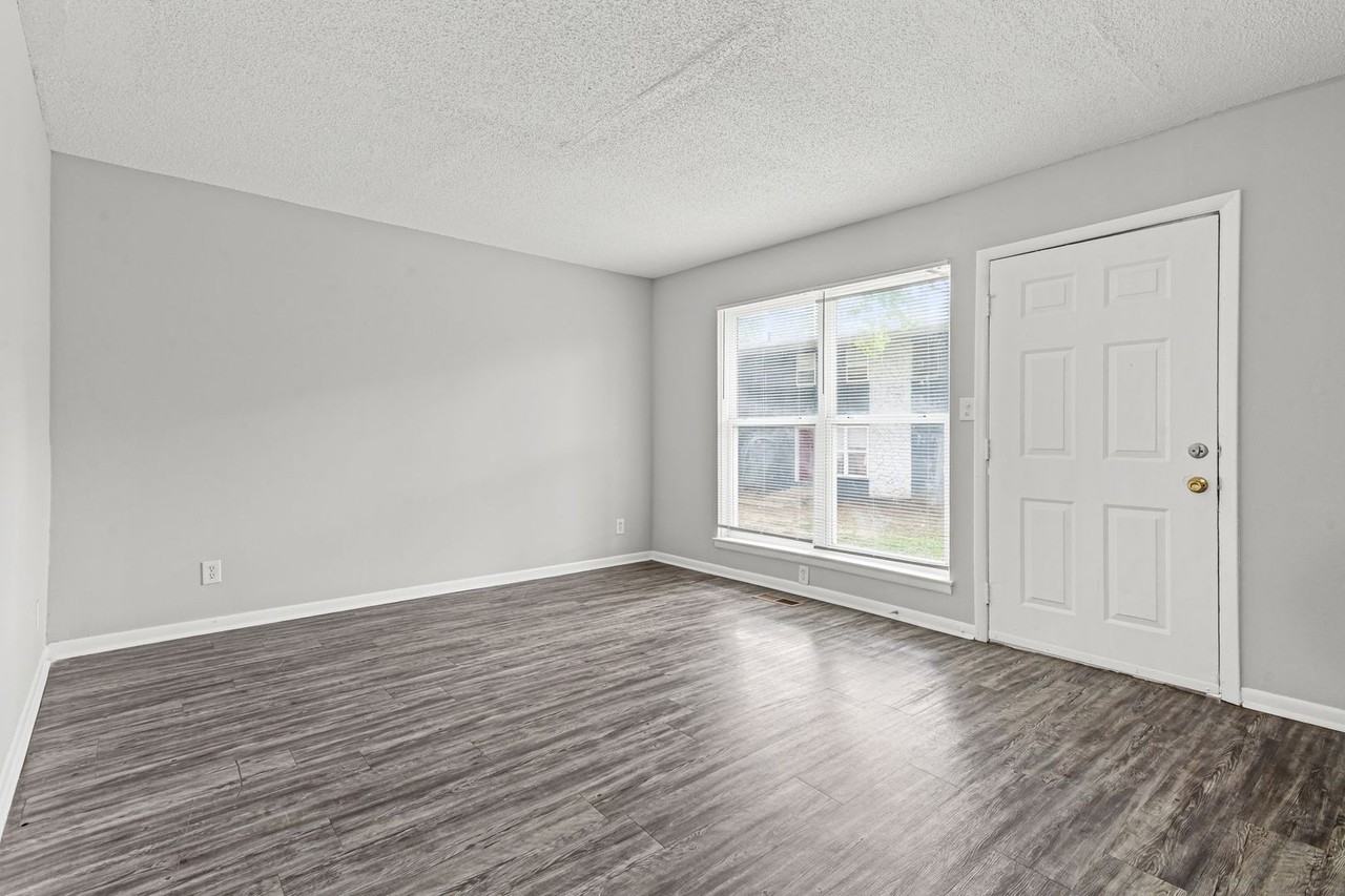 2442 N 38th St - Photo 7 of 24