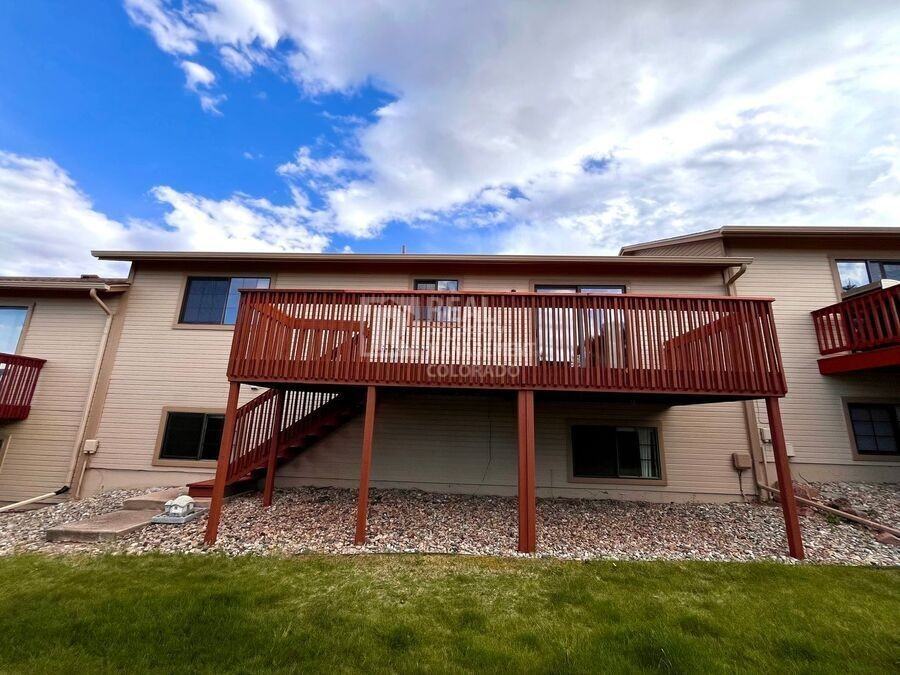 1528 Shane Cir - Photo 2 of 20