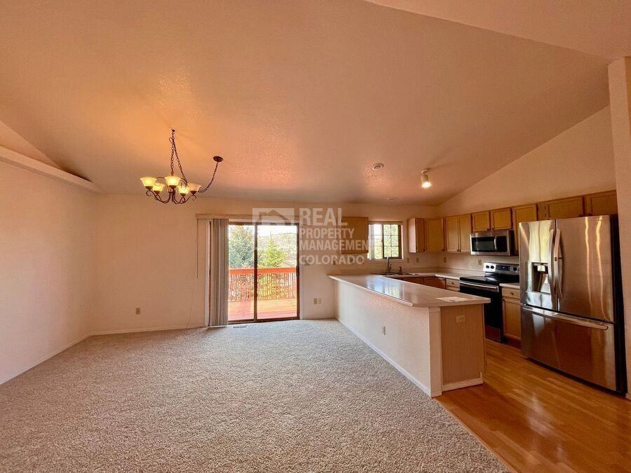 1528 Shane Cir - Photo 5 of 20