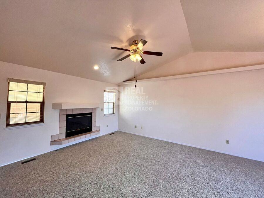 1528 Shane Cir - Photo 6 of 20