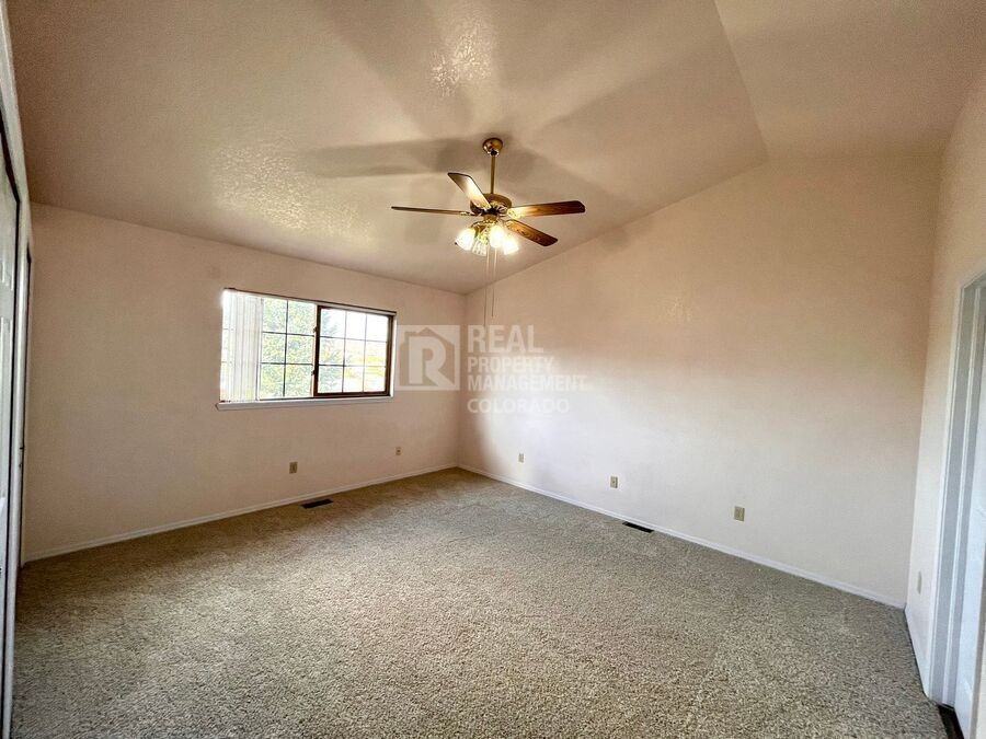 1528 Shane Cir - Photo 7 of 20