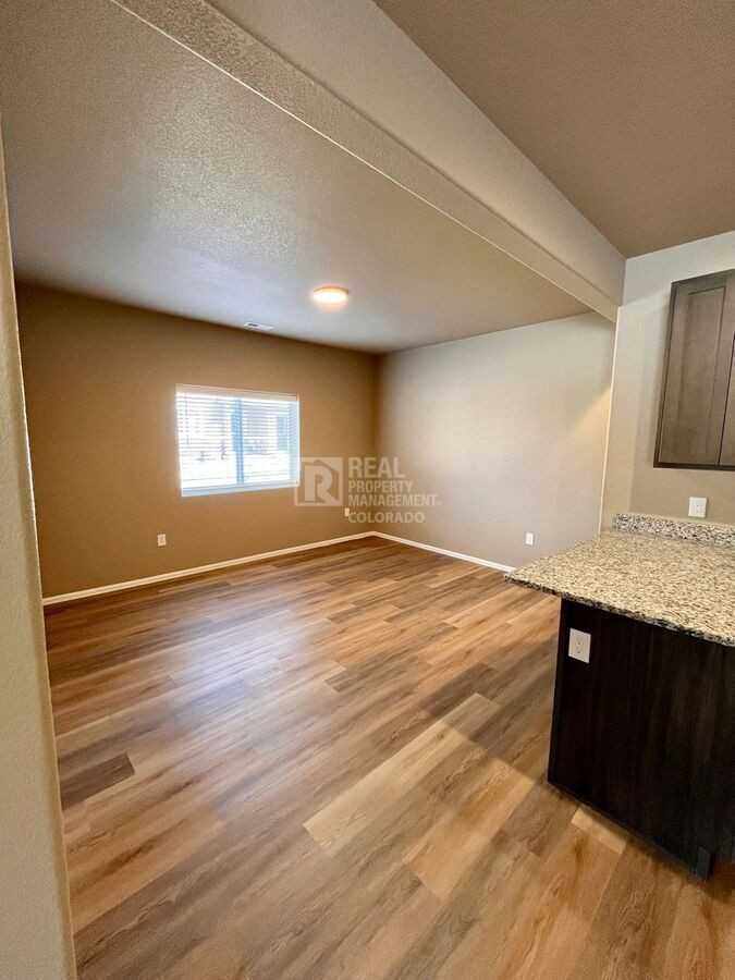 1885 Sandtoft Hts - Photo 5 of 21
