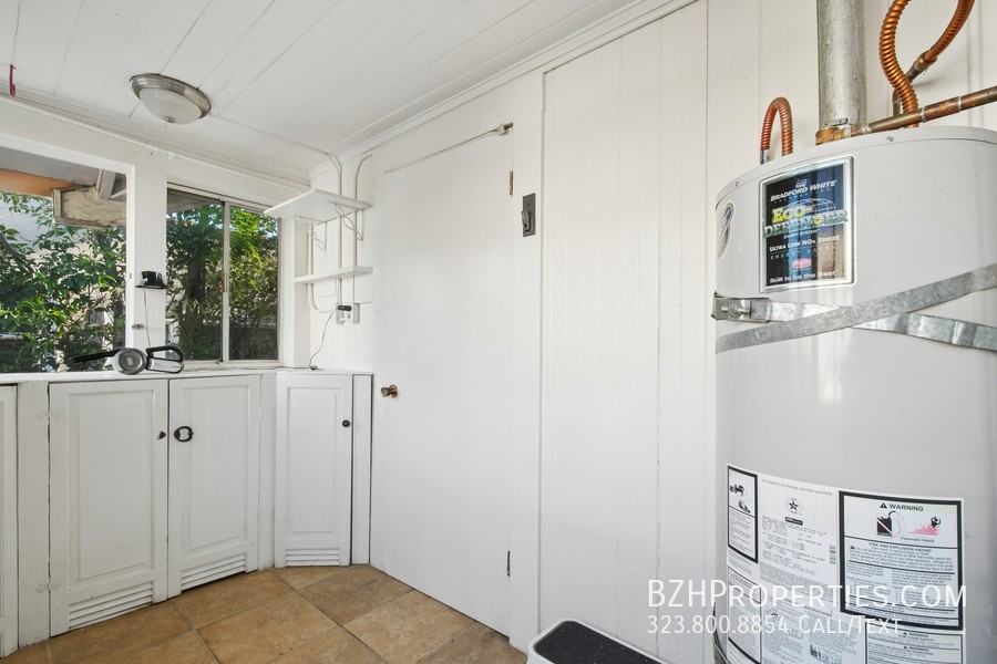 1238 N Gardner St - Photo 7 of 18