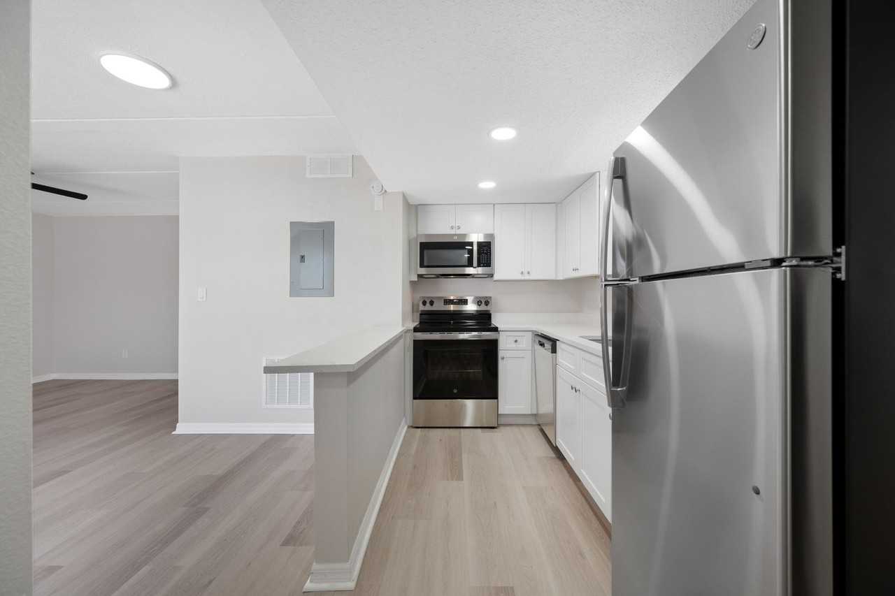 Sand Dune Apartments on St Pete Beach - Photo 7 of 32