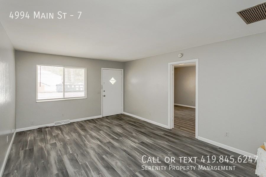 4994 Main St #7 - Photo 3 of 9