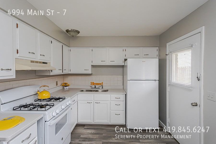 4994 Main St #7 - Photo 4 of 9