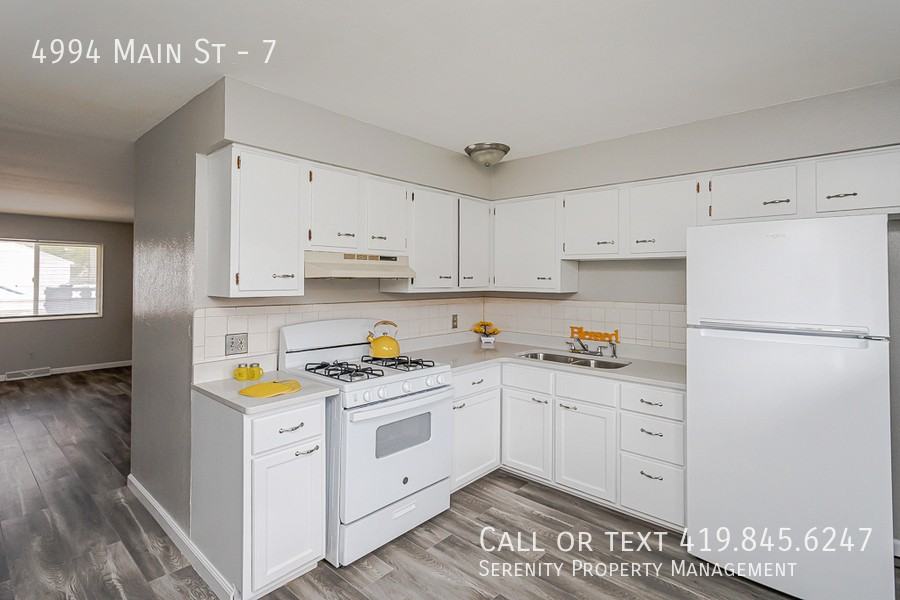 4994 Main St #7 - Photo 5 of 9