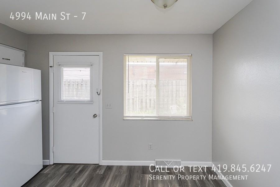 4994 Main St #7 - Photo 6 of 9