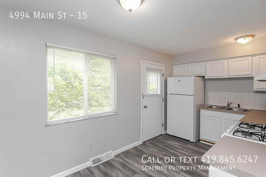 4994 Main St #15 - Photo 5 of 12