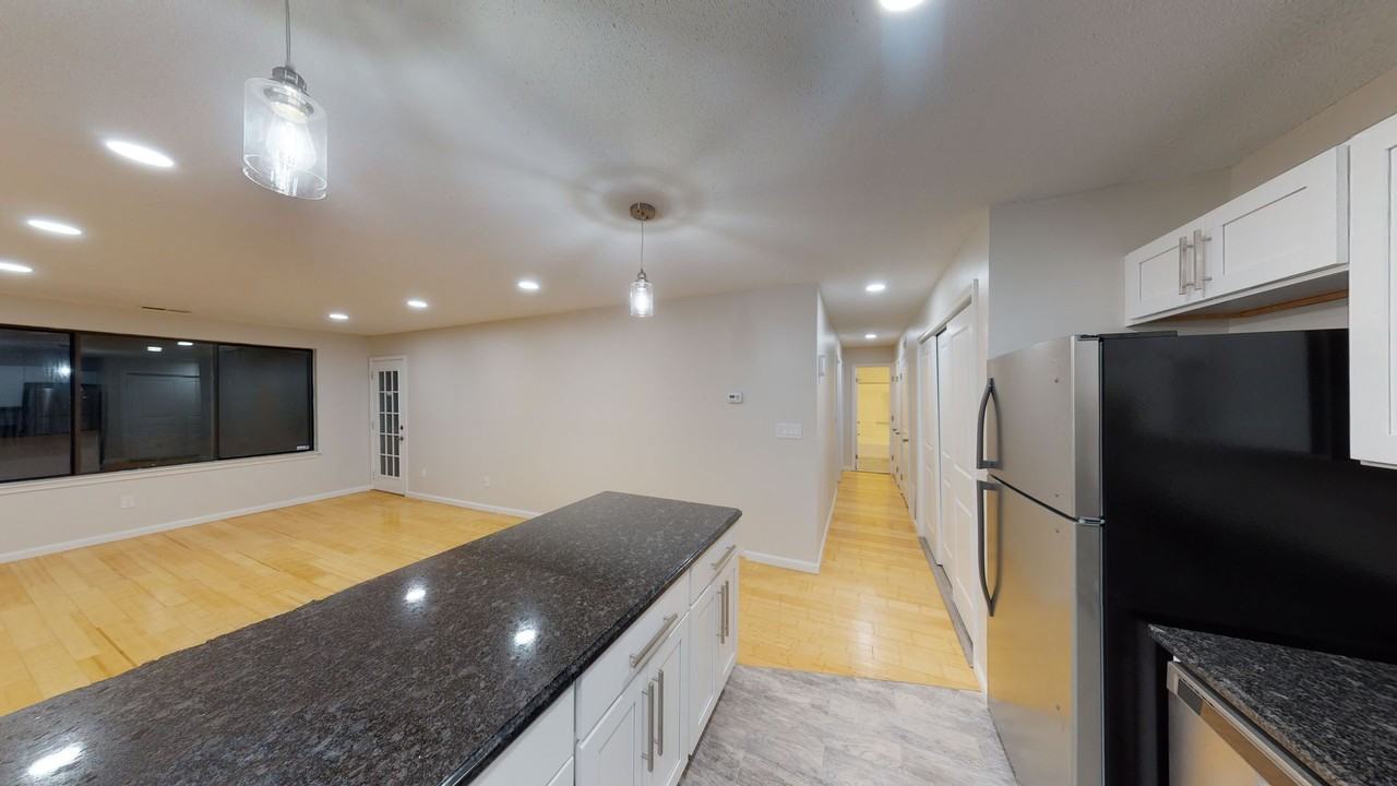 465 Whalley Ave #E - Photo 4 of 21