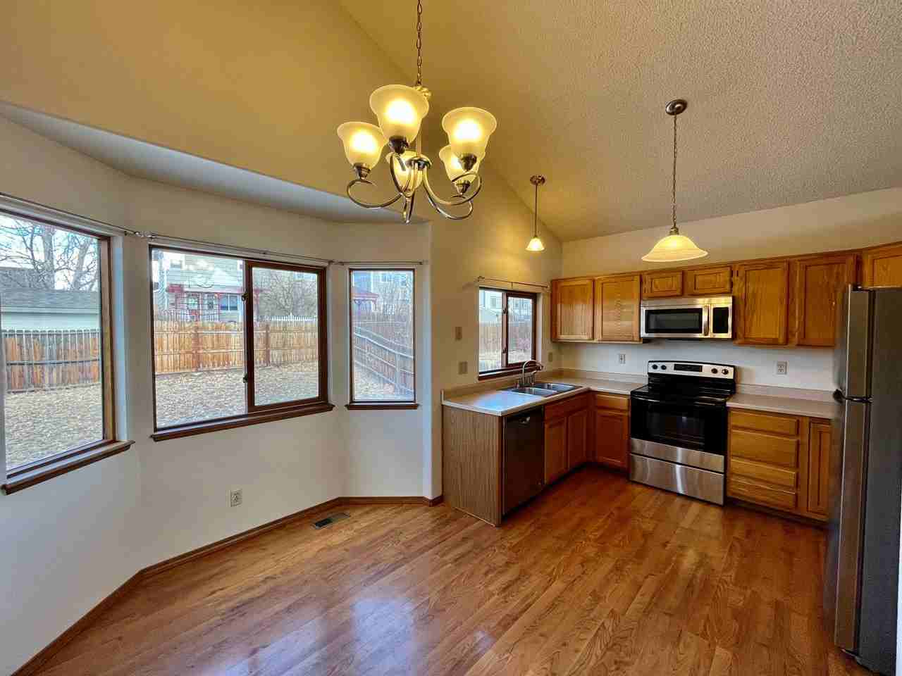 6732 Sleeping Giant Dr - Photo 3 of 12