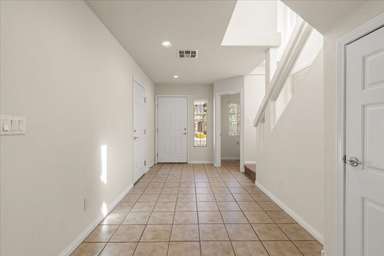 6647 Rumba Ct - Photo 5 of 34