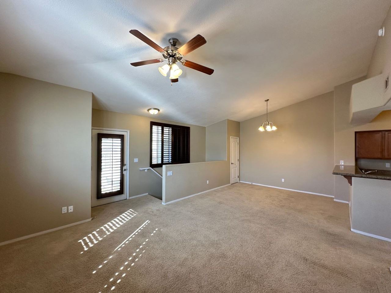 1621 Queen Victoria St #201 - Photo 7 of 19
