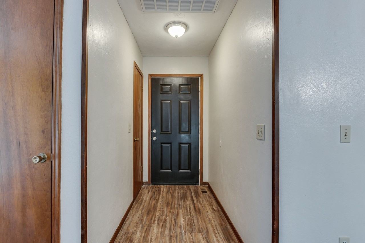 1705 N Gleason Ave - Photo 6 of 48