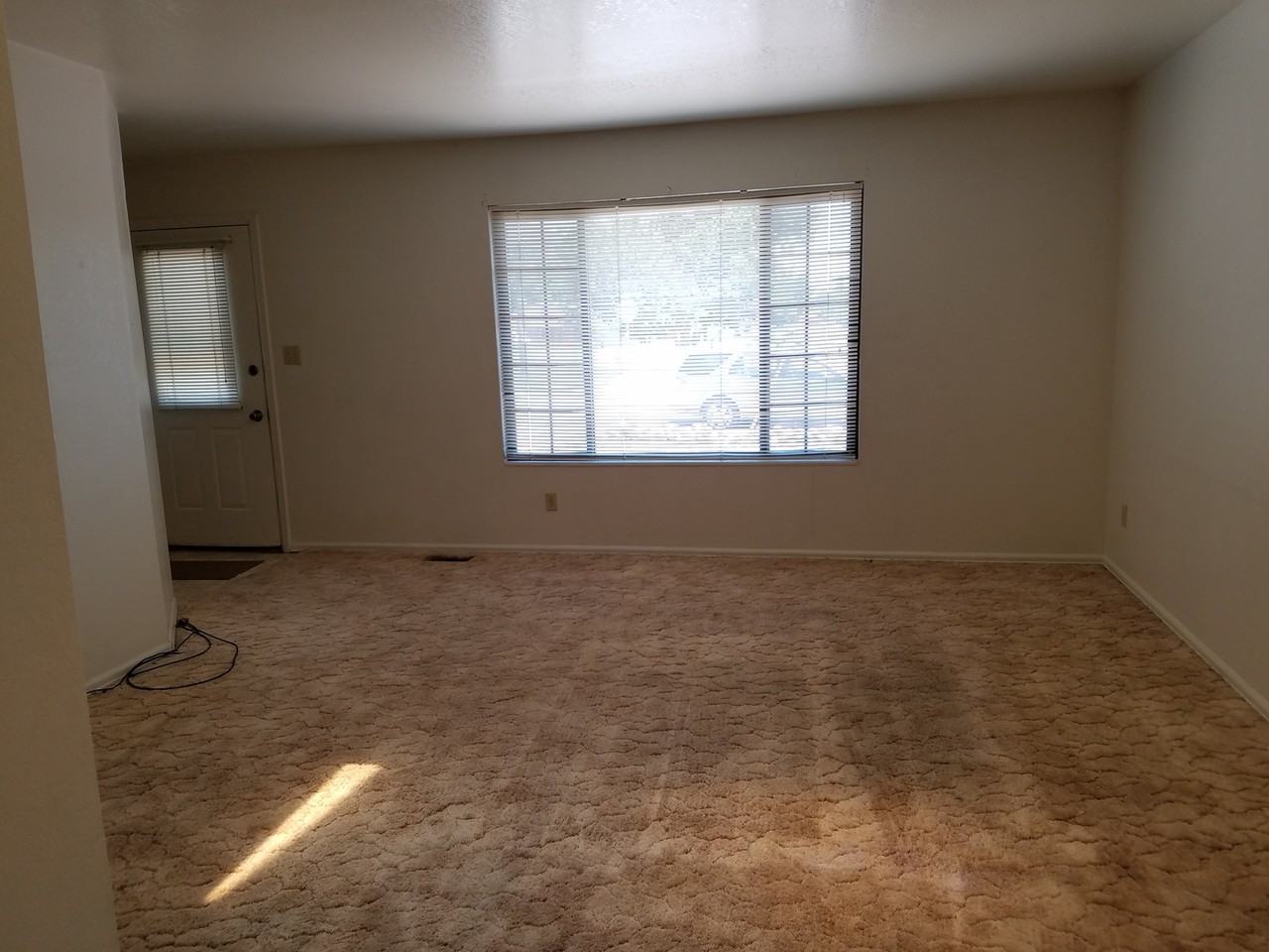 215 N 19th St - Photo 3 of 15