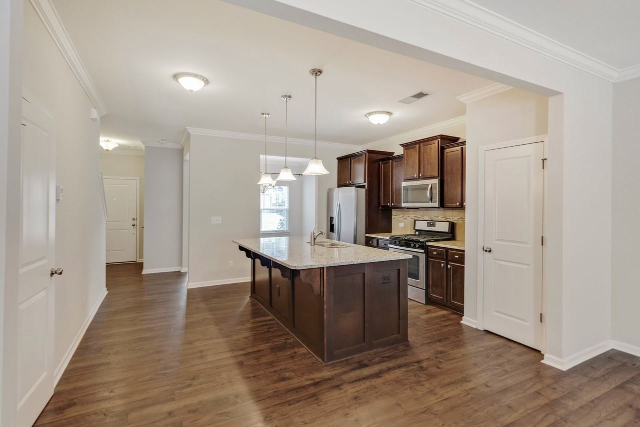115 Winifred Dr - Photo 4 of 17