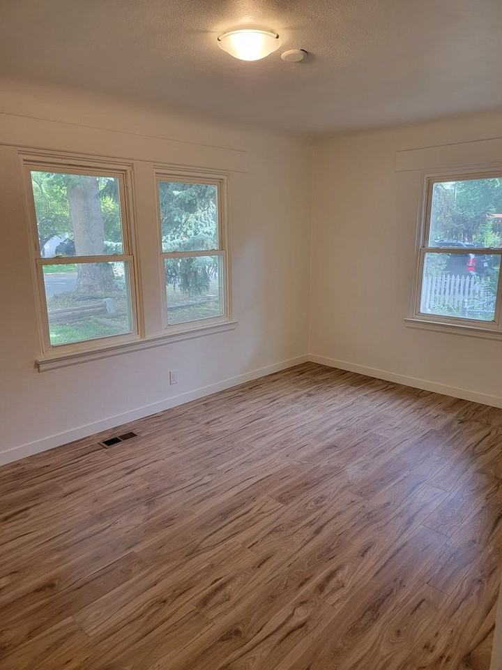 2606 N 30th St - Photo 6 of 9