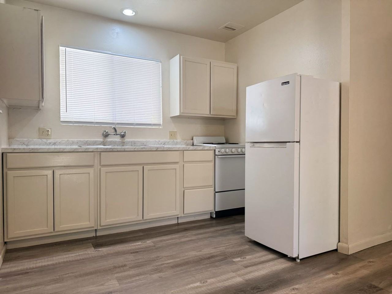 33 W 21st St - Photo 5 of 8