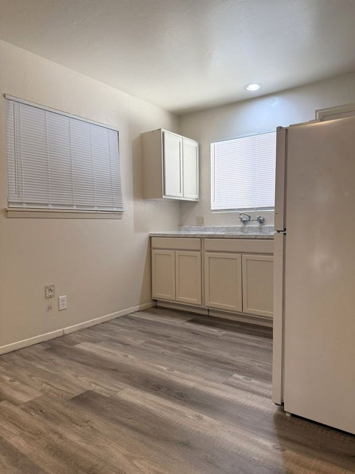33 W 21st St - Photo 6 of 8
