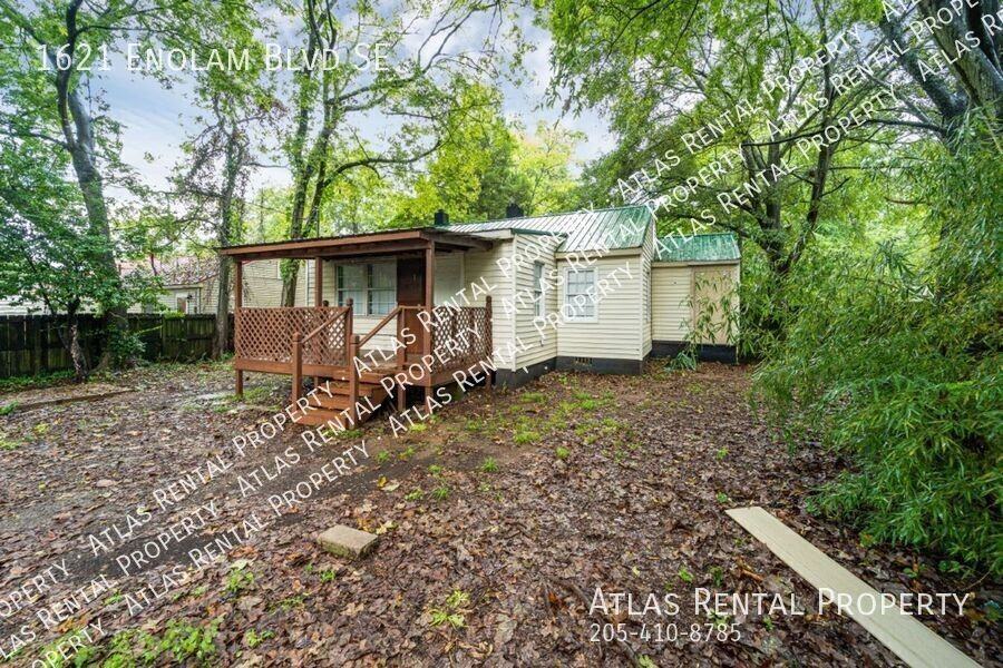 1621 Enolam Blvd Se - Photo 3 of 24