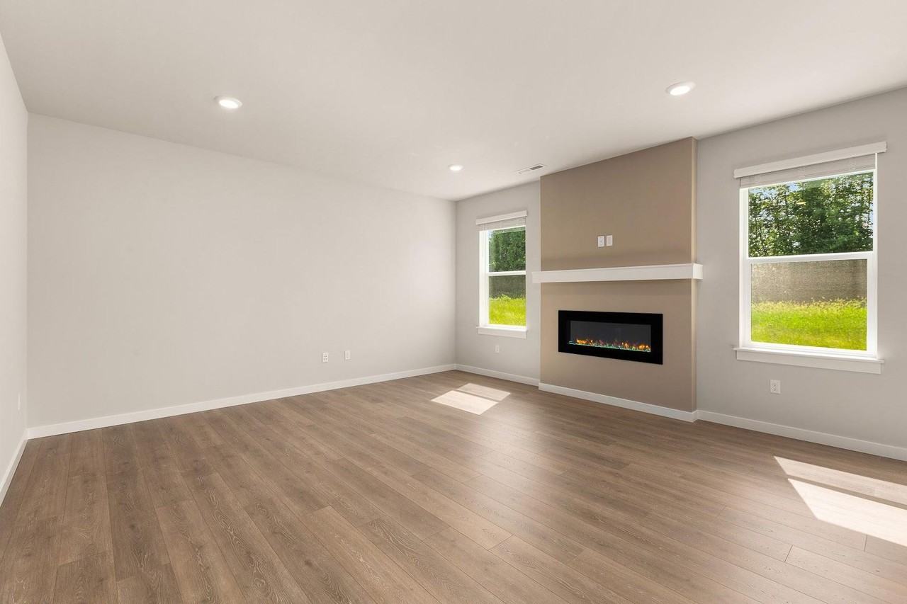 11010 33rd St Ne - Photo 4 of 26