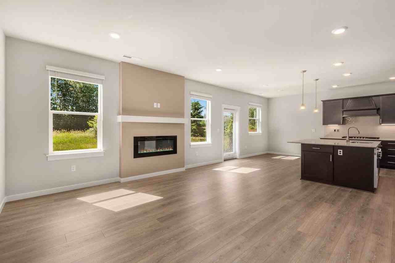11010 33rd St Ne - Photo 5 of 26