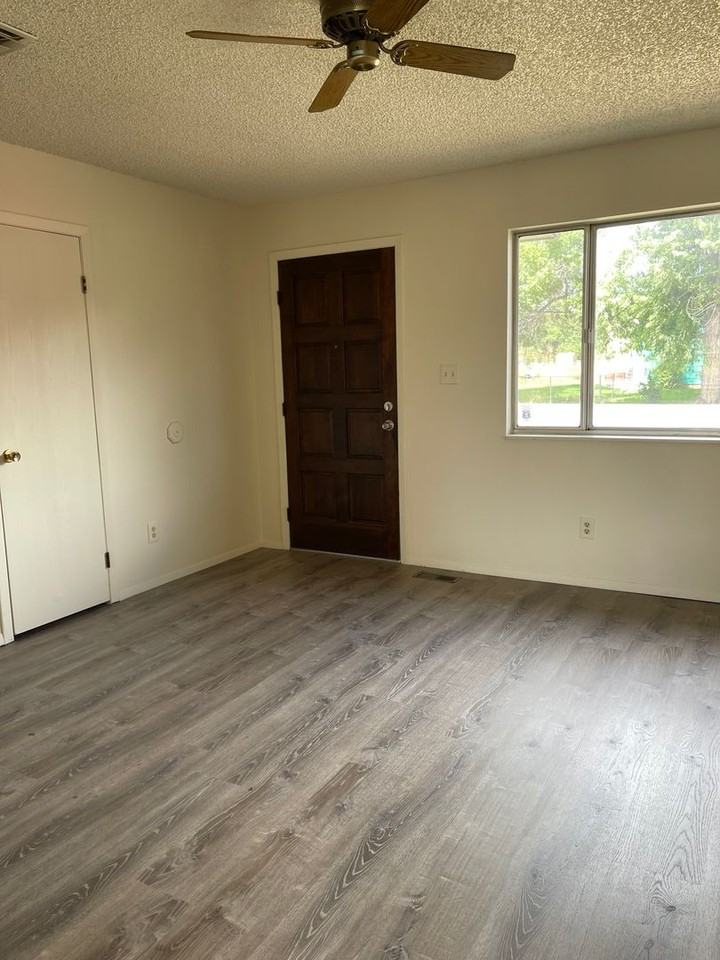 1850 Central Ave - Photo 4 of 15