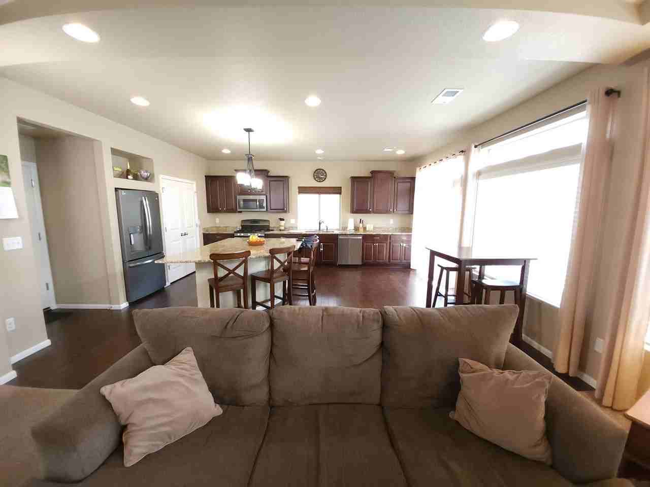 8392 Longleaf Ln - Photo 4 of 21
