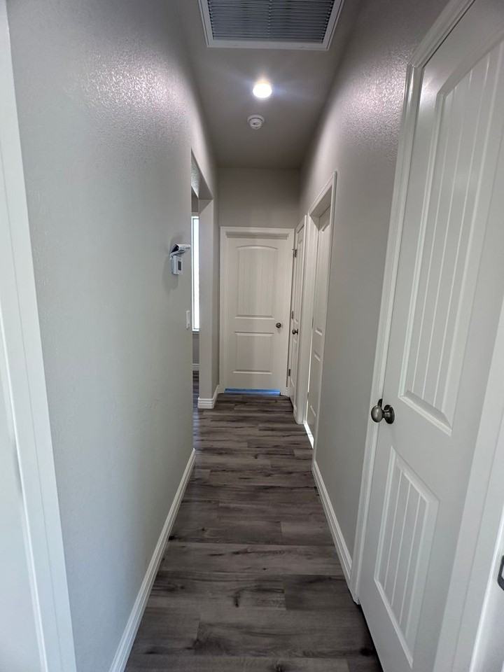 2743 Chambers Ave - Photo 4 of 50