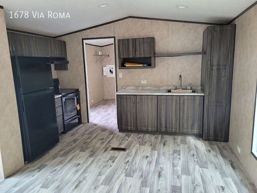 1678 Via Roma Dr - Photo 2 of 8