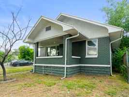 featured image of 3002 Porter Ave
