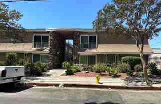 FREE RENT! Beautiful & Spacious 1 bed. Apt. In Van nuys. - Photo 1 of 1