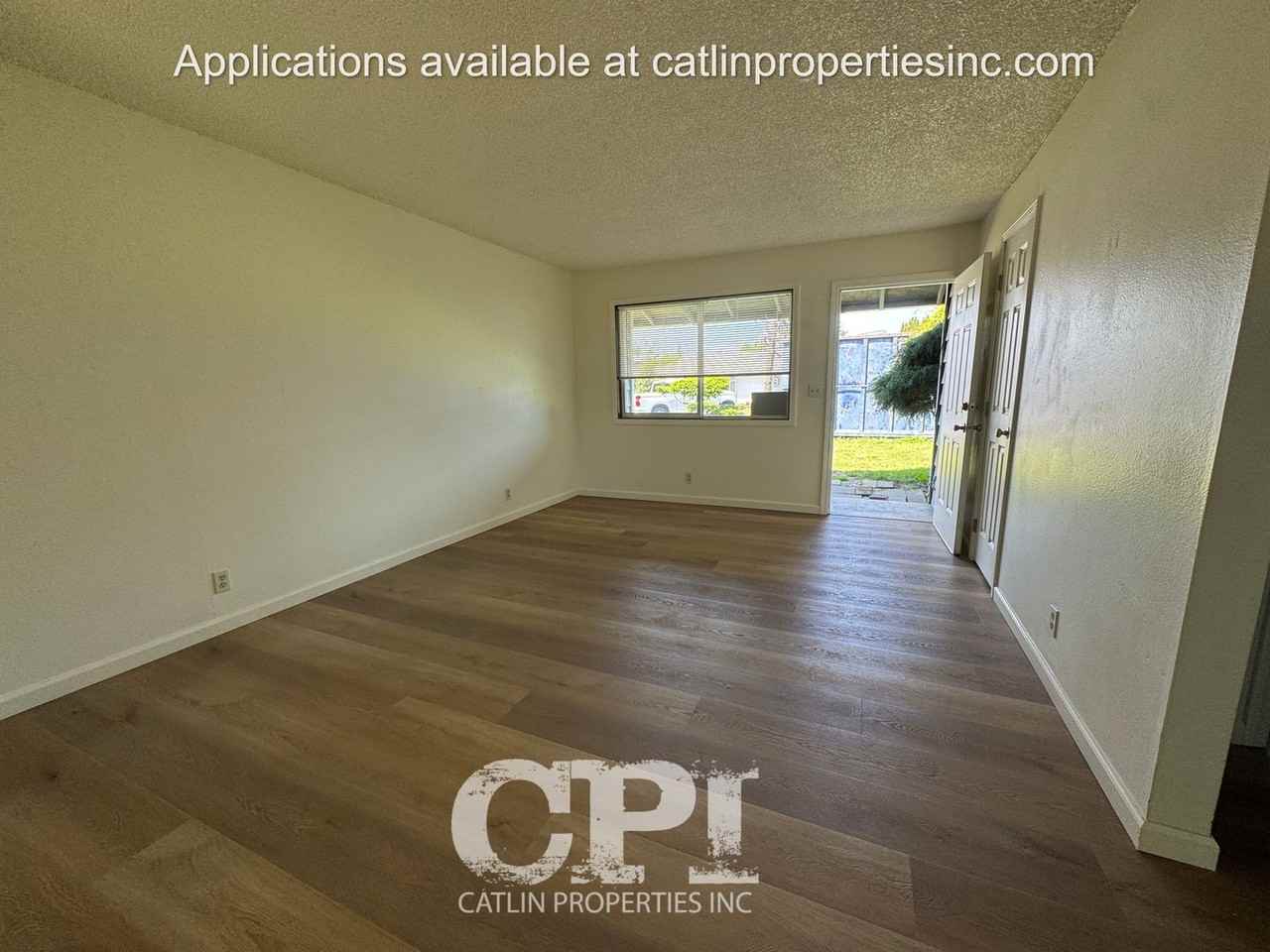 1152 Glenwood St - Photo 4 of 15