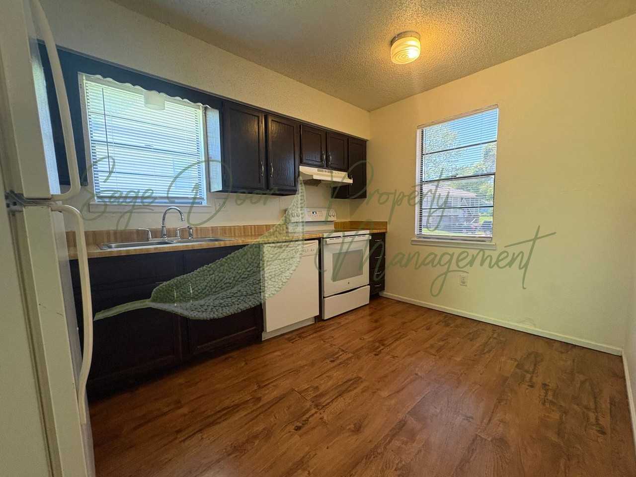 11311 Bales Ave - Photo 3 of 25