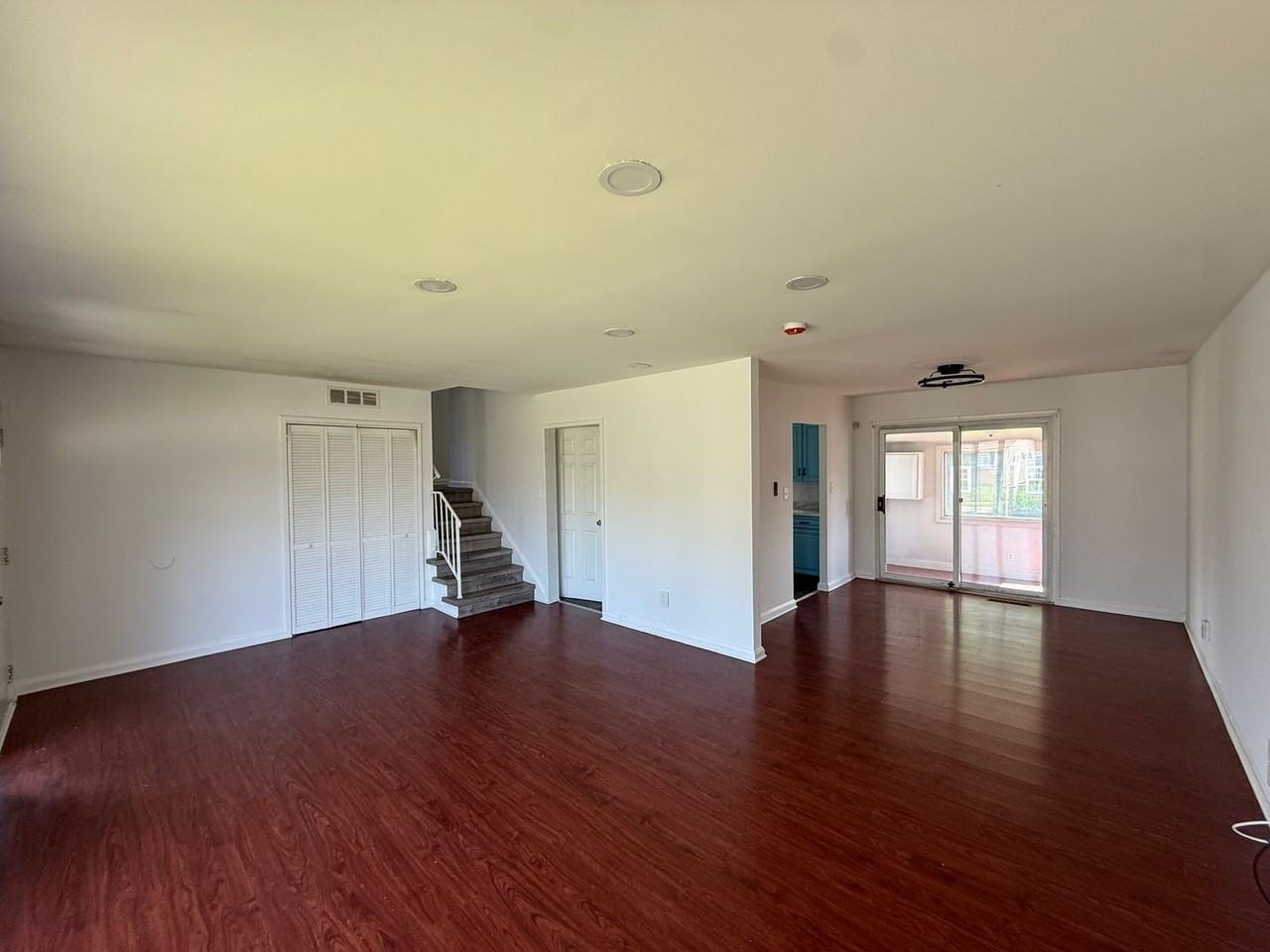7805 Brevort Rd - Photo 3 of 30