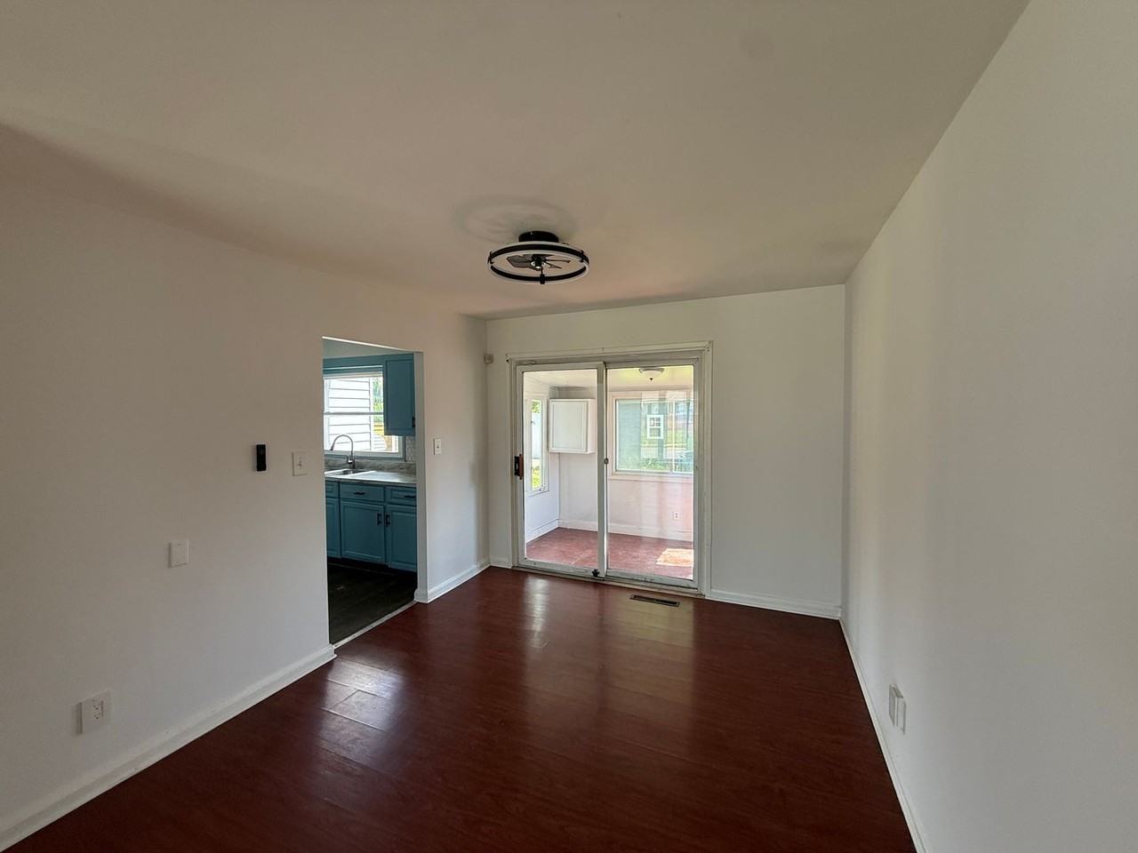 7805 Brevort Rd - Photo 4 of 30
