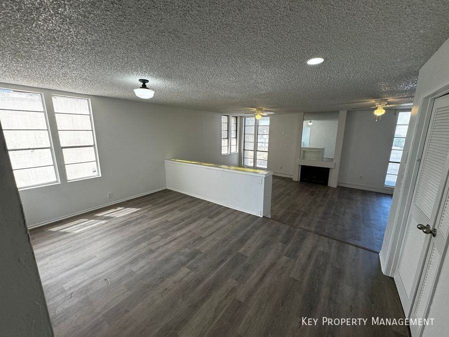 3336 Sylvia St #A - Photo 5 of 15