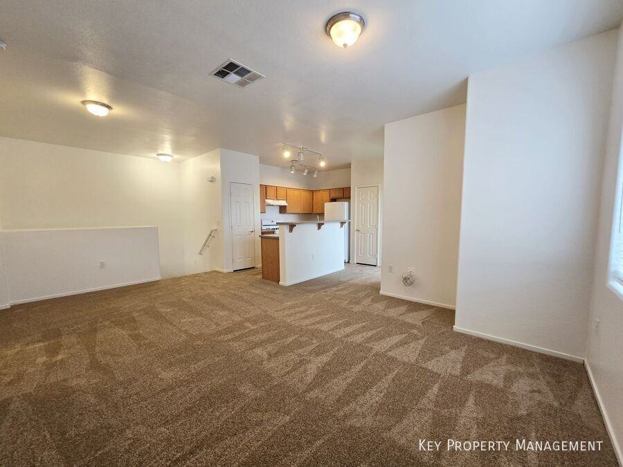6320 Desert Leaf St #1 - Photo 5 of 22
