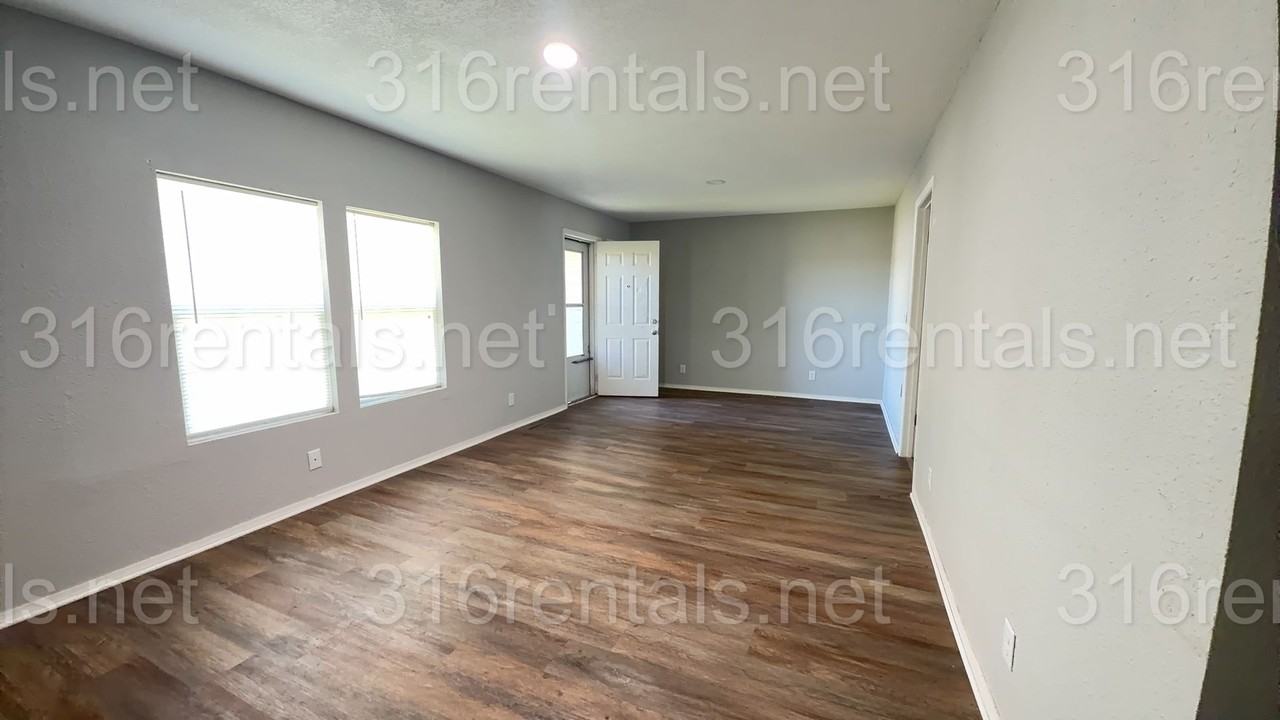 417 S Gordy St - Photo 3 of 9
