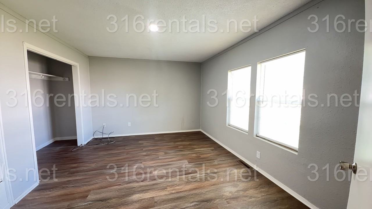 417 S Gordy St - Photo 4 of 9