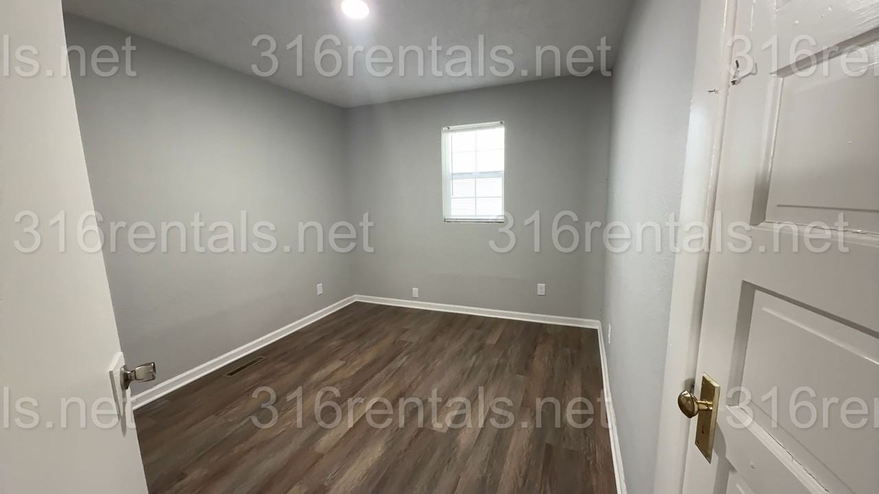 417 S Gordy St - Photo 7 of 9
