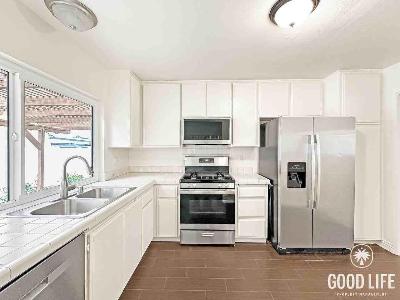 22531 Killy St - Photo 2 of 27