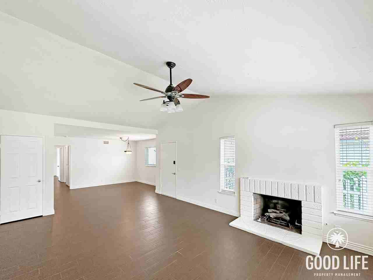 22531 Killy St - Photo 4 of 27